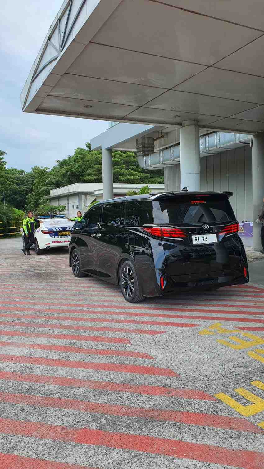 ​Sewa Mobil Alphard Medan VVIP Layanan Rental Mobil Mewah Kelas Atas Bersama Mavioso Mandiri